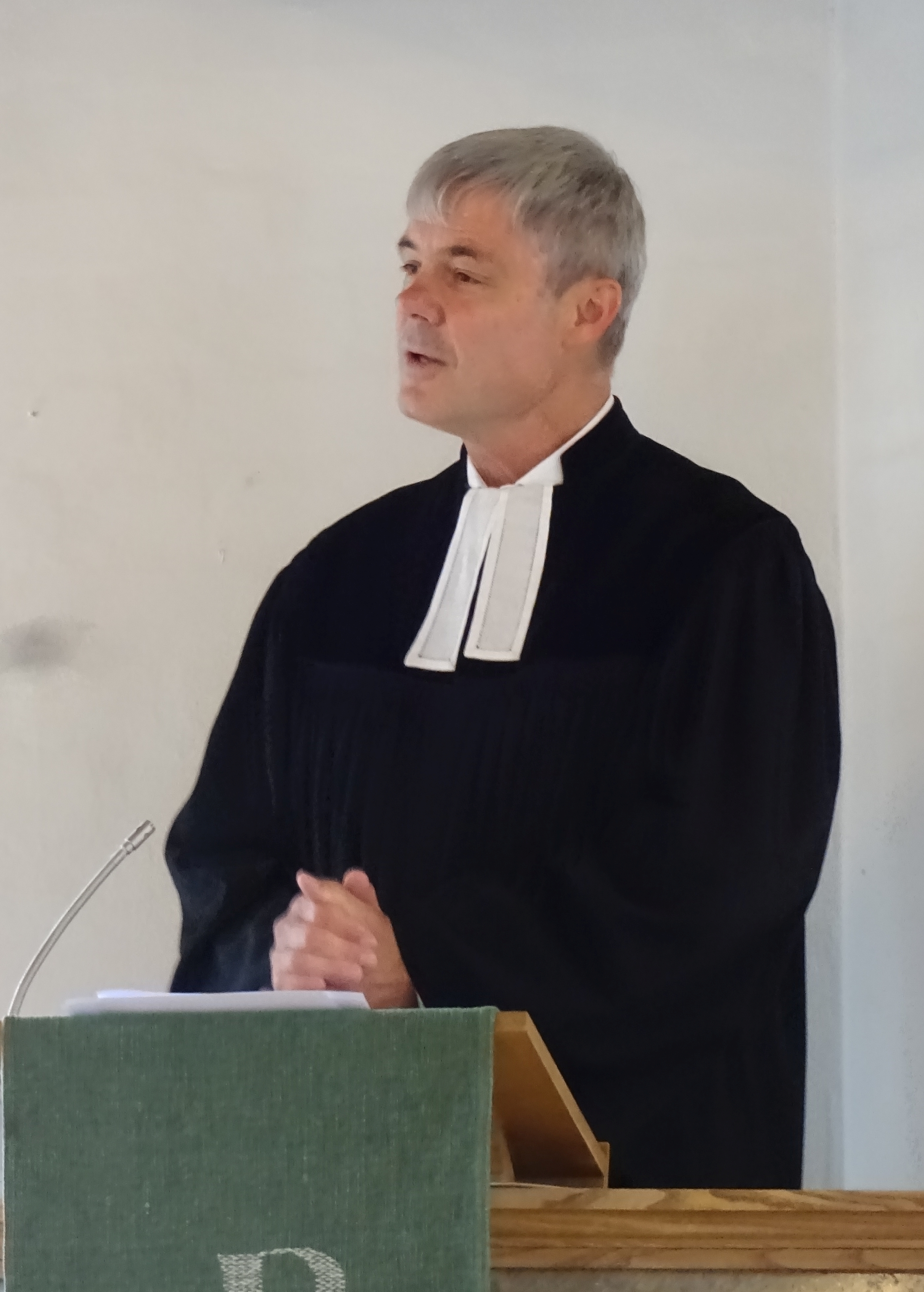 Pfarrer Christian Bernath